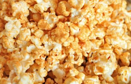 Bỏ qua một bên, ngô ấm—Bắp rang bơ đậu phộng đã đến