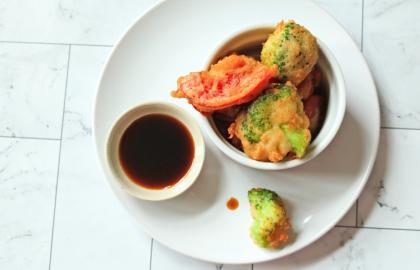 Hỗn hợp bánh kếp tạo nên món bột chiên dễ nhất, ngon nhất