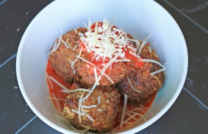 Hãy tiếp tục, chiên kỹ món thịt viên của bạn