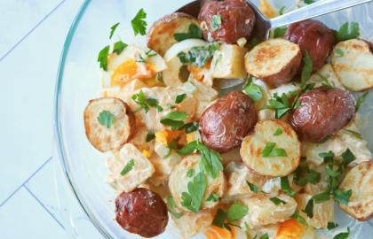 Món 'Salad khoai tây đôi' này phù hợp cho bất kỳ bữa tiệc sân sau nào