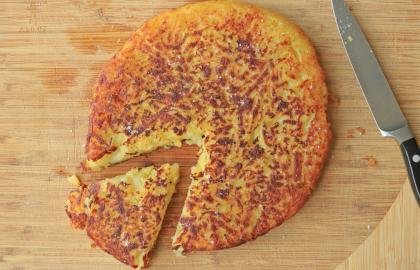 Bắt đầu tuần mới của bạn với chiếc bánh khoai tây Rösti khổng lồ này