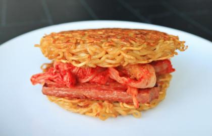 SPAM Ramen Burger là tất cả những gì tôi có thể hy vọng